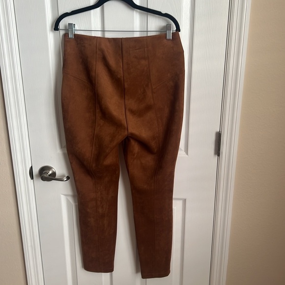 Marc New York by Andrew‎ Marc size medium faux suede pants - Picture 5 of 9